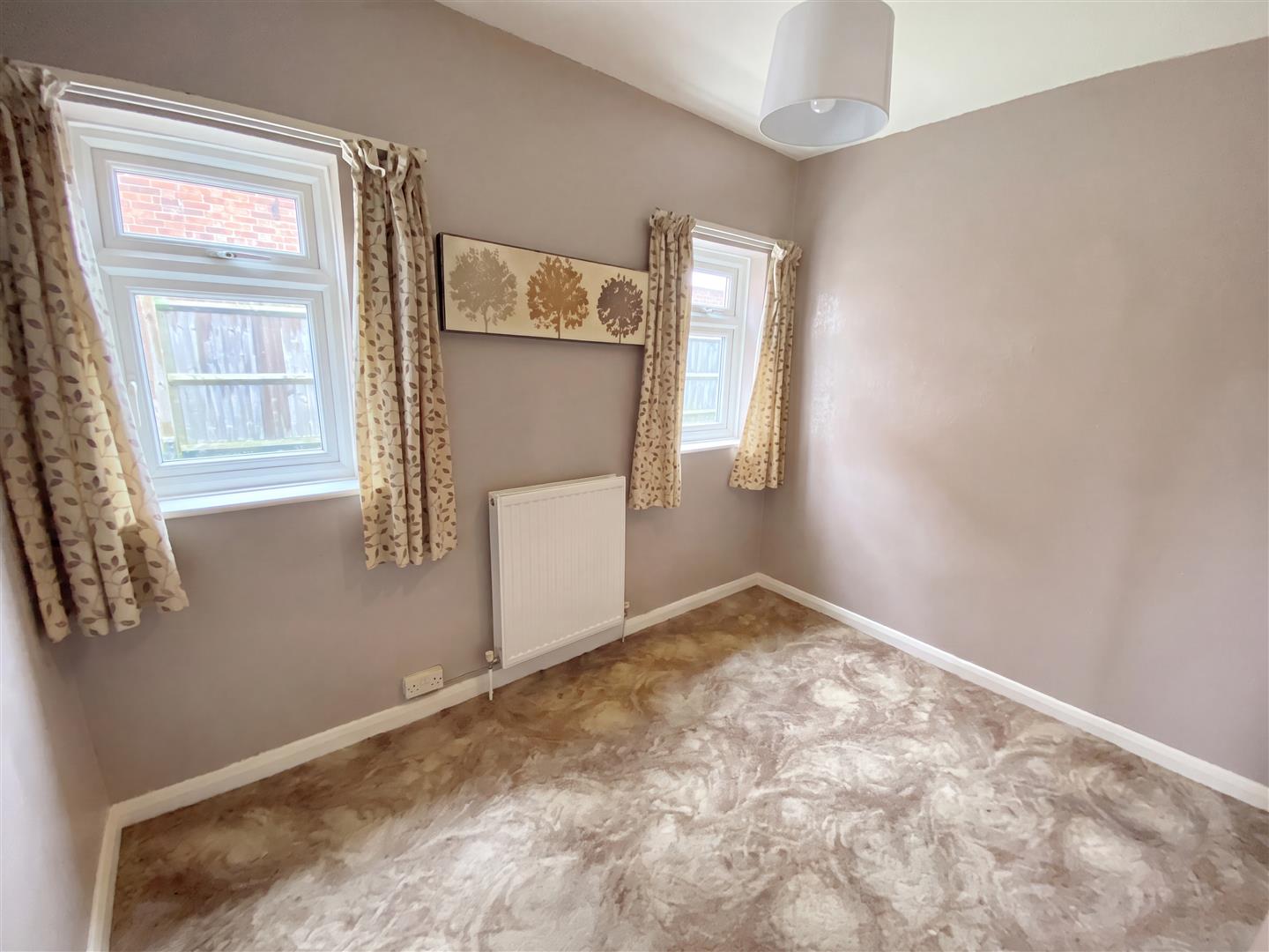 Fernbank Road, Ascot